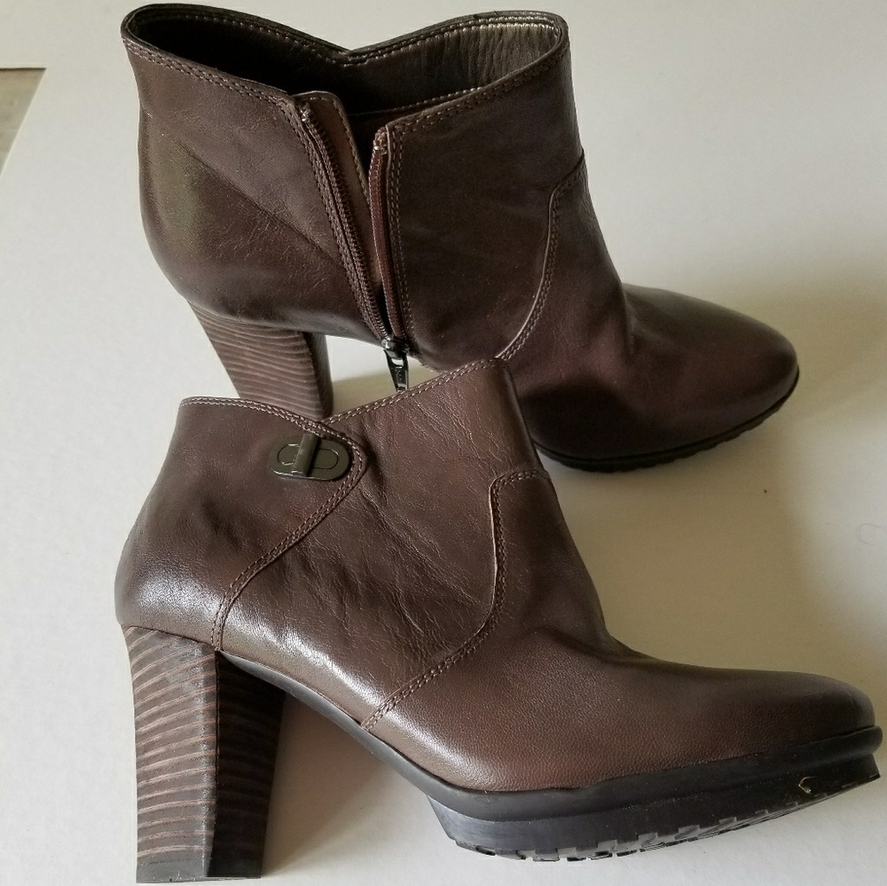 Easy Spirit Leather Low Top Brown Zip Boots 7 W